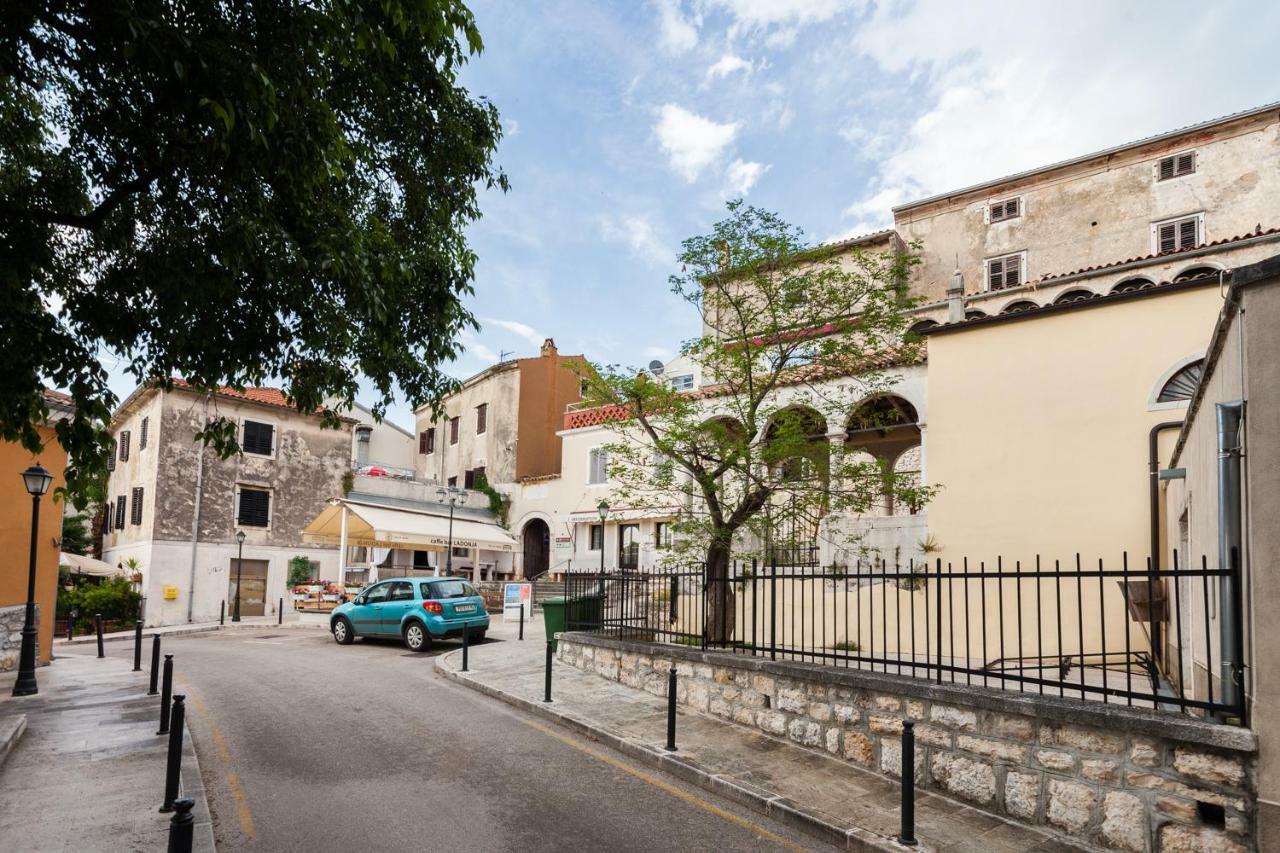 Guesthouse Galeb ヴルサル エクステリア 写真